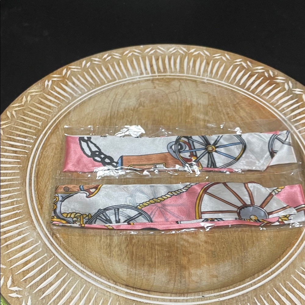 Bag Scarves Pink and White with Wheel Design Bundle